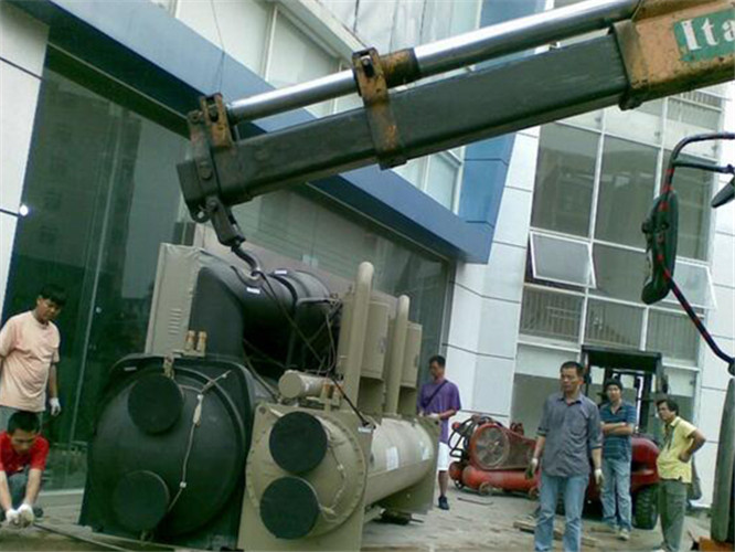 博兴县随车吊和汽车吊的核心区别是什么？哪种更省钱？